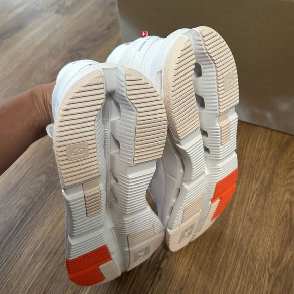 ON CLOUDNOVA white flame running athletic training lace up shoes sz 8.5 new - Picture 6 of 8